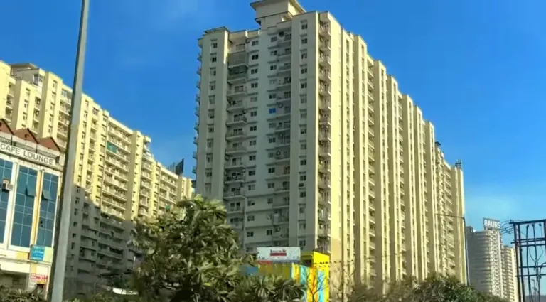 Gaur City Resale Ready to Move Apartments Greater Noida